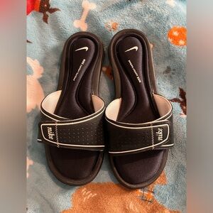 NIKE comfort sandals size:8